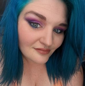 Meet your Posher, Corina